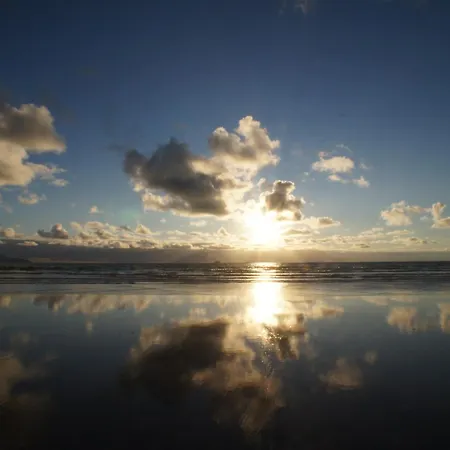 ゲストハウス Keanes Of Curraheen, Bar, Restaurant & 3*