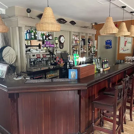 ゲストハウス Keanes Of Curraheen, Bar, Restaurant &