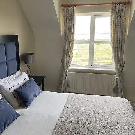 Keanes Of Curraheen, Bar, Restaurant & 3* Tralee