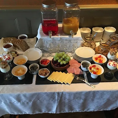 Keanes Of Curraheen, Bar, Restaurant & トラリー